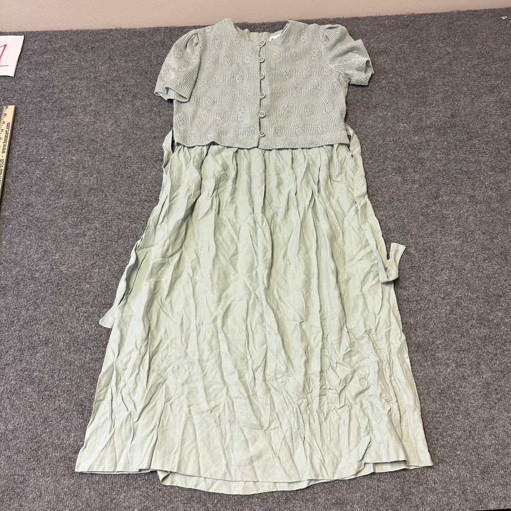 Peri Petites Dress Womens Size 10P Sage Green Rayon Blend Vintage USA Made Midi